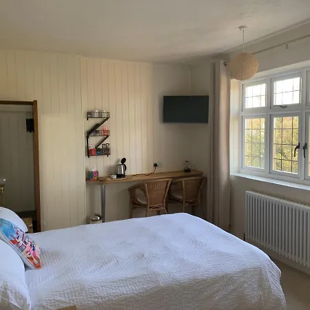 Picaroons - Friendly Bed & Breakfast Quiet With Ample Off-Street Parking-3